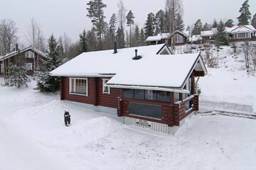 Фото номера Коттедж с 1 спальней и сауной (Karhunpesä) Кемпинги Messilä Camping г. Холлола 21