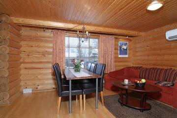 Фото номера Коттедж с 1 спальней и сауной (Karhunpesä) Кемпинги Messilä Camping г. Холлола 31